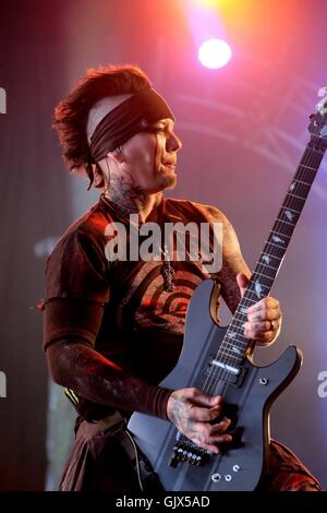 Isle of Wight Festival, Isle of Wight, 12th June 2016, Daren Jay 'DJ' Ashba with  Sixx AM performing live on the Isle of Wight Stock Photo