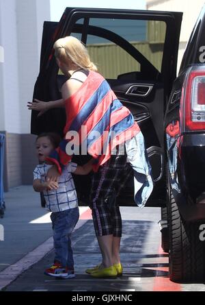 Gwen Stefani out with her three sons Featuring: Gwen Stefani Where: Los