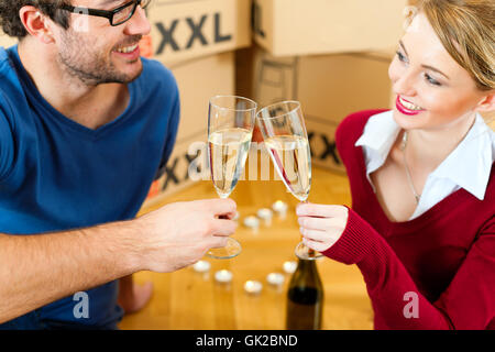 young couple takes a break with relocation or e Stock Photo