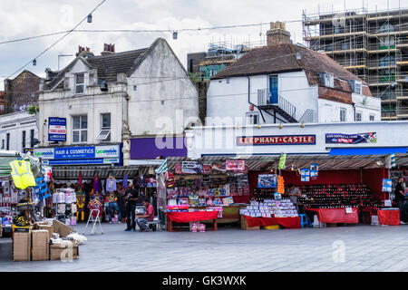 Market stalls. Elephant & Castle pub in Beresford Square, Woolwich, London Stock Photo