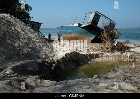 2004 Tsunami damage to Khollofushi Island, Maldives. Stock Photo