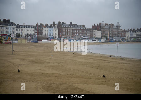 Wet weather on Weymouth beach, Dorset, UK Stock Photo - Alamy