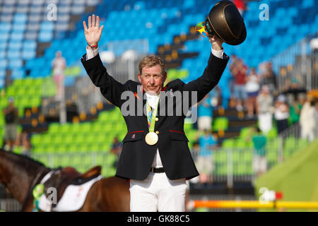 Rio de Janeiro, Brazil. 19th August, 2016. Nick Skelton and 'Big Star' Olympic Equestrian Show Jumping Gold Medal Winner Rio de Janeiro, Brazil Stock Photo