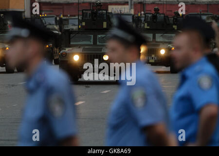 Kyiv, Ukraine. 19th Aug, 2016. Ukrainian soldiers and military vehicles participate the military parade rehersal at the Independence Square downtown Kiev, Ukraine, 19 August 2016. The military parade will be held in honour of Independence Day of Ukraine on 24 August. © Sergii Kharchenko/ZUMA Wire/Alamy Live News Stock Photo