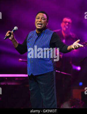 Performances at Hard Rock Live at Seminole Hard Rock Hotel & Casino  Featuring: George Benson Where: Hollywood, Florida, United States When: 10 May 2016 Stock Photo