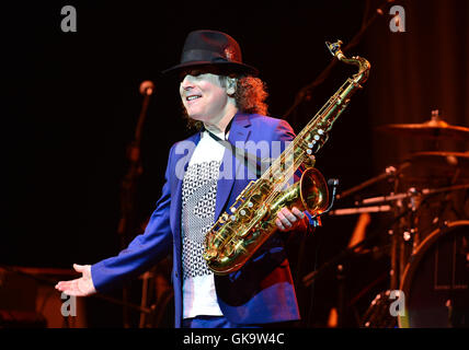 Performances at Hard Rock Live at Seminole Hard Rock Hotel & Casino  Featuring: Boney James Where: Hollywood, Florida, United States When: 10 May 2016 Stock Photo