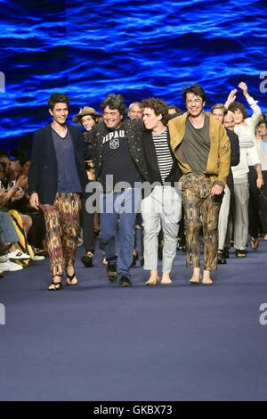 Milan Fashion Week Men's S/S 2017 - Etro - Catwalk  Where: Milan, Italy When: 20 Jun 2016 Credit: IPA/WENN.com  **Only available for publication in UK, USA, Germany, Austria, Switzerland** Stock Photo