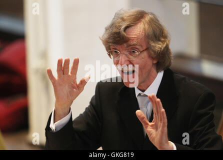 Leipzig, Germany. 20th Aug, 2016. New Thomas cantor Gotthold Schwarz conducting the Thomaner choir at the Thomas church in Leipzig, Germany, 20 August 2016. Gotthold Schwarz was officially installed during a ceremonial act at the city hall. PHOTO: SEBASTIAN WILLNOW/dpa/Alamy Live News Stock Photo