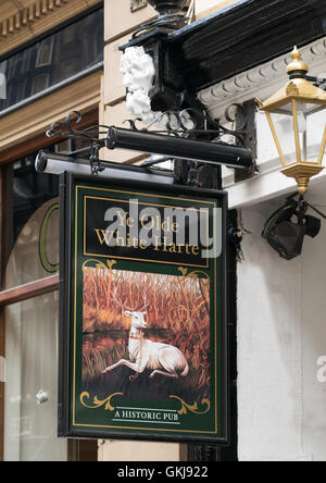 Ye Olde White Harte historic pub sign, Kingston upon Hull, Yorkshire, England, UK Stock Photo