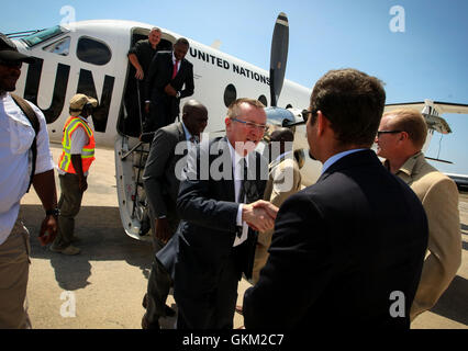 SOMALIA, Mogadishu: In a photograph taken and released by the African Union-United Nations Information Support Team 30 January, United Nations Under-Secretary General for Political Affairs, Jeffrey Feltman, is welcomed by members of the United Nations Political Office for Somalia (UNPOS) after arriving at Aden Abdulle International Airport for his first visit to Somalia. USG Feltman today met with the Somali Prime Minister Abdi Farah Shiridon, as well as other cabinet ministers and the Speaker of the Somali Parliament, Osman Jawari, where he discussed a range of issues with the Somali authorit Stock Photo