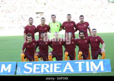 Rome, Italy. 20th Aug, 2016. As Roma team in football match serie A League 2016/2017 between As Roma VS Udinese  at the Olimpic Stadium on August 20, 2016 in Rome. Credit:  marco iacobucci/Alamy Live News Stock Photo