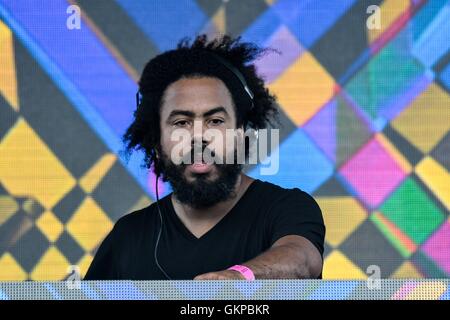 on stage for 2016 Billboard's Hot 100 Festival - SUN, Nikon at Jones Beach Theater, Wantagh, NY August 21, 2016. Photo By: Steven Ferdman/Everett Collection Stock Photo