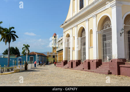Street scene with traditional painted buildings in Trinidad, Sancti Spiritus province, Cuba Stock Photo