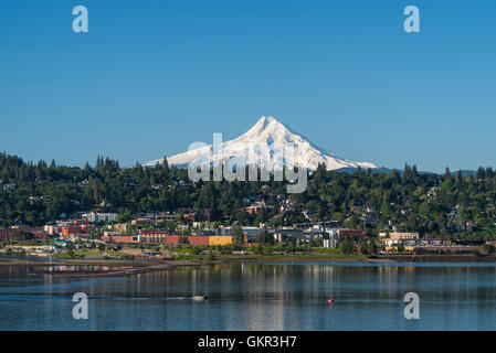 Columbia River, town of Hood River, and Mount Hood, Columbia River Gorge National Scenic Area, Oregon. Stock Photo