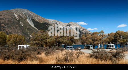 Campers at Lake Pearson / Moana Rua Wildlife Refuge located in Craigieburn Forest Park in Canterbury region, South Island of New Stock Photo