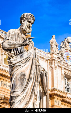 Large Statue Rome Statue of Saint Peter Vatican Rome Italy Stock Photo - Alamy