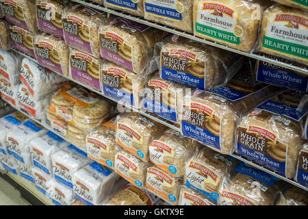 Loaves of different varieties of Pepperidge Farm breads are seen on a supermarket shelf in New York on Saturday, August 13, 2016. (© Richard B. Levine) Stock Photo