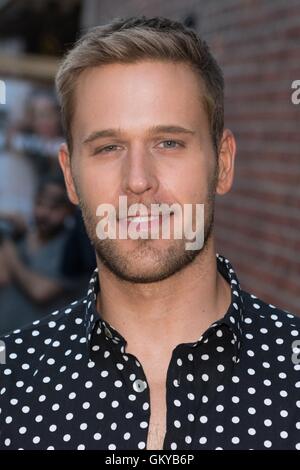 New York, NY, USA. 23rd Aug, 2016. Dan Amboyer out and about for Celebrity Candids - TUE, New York, NY August 23, 2016. Credit:  Steven Ferdman/Everett Collection/Alamy Live News Stock Photo