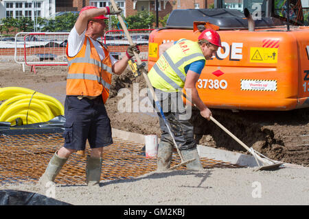 New affordable homes being built by Redrow in the Lancashire village of Bucksaw, near Chorley, UK Stock Photo