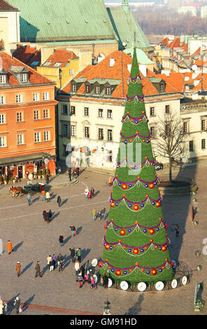 Christmas tree on the Castle Square (plac Zamkowy) in Warsaw old town, Poland Stock Photo