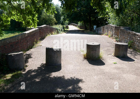 Pathway across Pershore Bridge, Worcestershire, England, UK Stock Photo