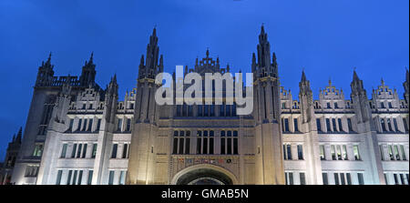 Marischal College granite building, Aberdeen City Council HQ, at dusk, Broad Street, Aberdeen, AB10 1AB Stock Photo