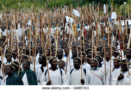 Members Shembe faith (Nazareth Baptist Church) a religious hybrid Stock ...