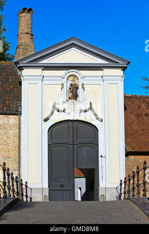 The main entrance to the Princely Beguinage Ten Wijngaerde (1245) in ...