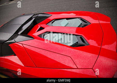 Knightsbridge, London, UK, 25 Aug 2016 - Lamborghini with UAEAD licence plate parked on double yellow lines in Knightsbridge Credit:  Dinendra Haria/Alamy Live News Stock Photo