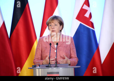 Warsaw, Poland. 26th August, 2016. Polish Prime Minister Beata Szydlo held official meeting with the German Chancellor Angela Merkel and the Visegrad Group. Primer of Hungary Viktor Orban, Czech Primer Bohuslav Sobotka and Slovakian Prime Minister Robert Fico took part in talkings. Credit:  Jake Ratz/Alamy Live News Stock Photo