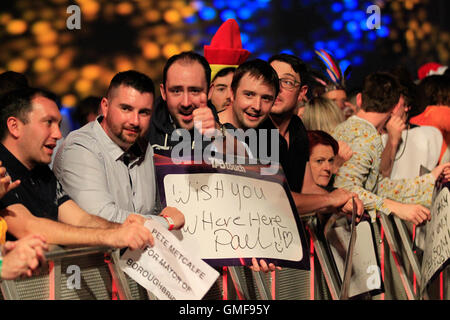 Perth, Australia. 26th August, 2016. Perth Convention and Exhibition Centre, Perth, Australia. TABtouch Perth Darts Masters. Darts fans enjoy the darts. Credit:  Action Plus Sports Images/Alamy Live News Stock Photo