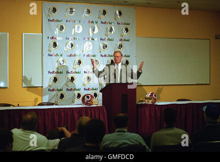 Landover, Maryland, USA. 21st Apr, 2001. Washington Redskins Head Coach/Director of Football Operations ''“ Marty Schottenheimer announces the team has used it's pick in the first round of the 2001 NFL Draft to select wide receiver Rod Gardner out of Clemson at FedEx Field in Landover, Maryland on April 21, 2001.Credit: Howard L. Sachs/CNP © Howard L. Sachs/CNP/ZUMA Wire/Alamy Live News Stock Photo