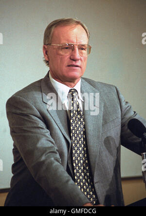 Landover, Maryland, USA. 21st Apr, 2001. Washington Redskins Head Coach/Director of Football Operations ''“ Marty Schottenheimer announces the team has used it's pick in the first round of the 2001 NFL Draft to select wide receiver Rod Gardner out of Clemson at FedEx Field in Landover, Maryland on April 21, 2001.Credit: Howard L. Sachs/CNP © Howard L. Sachs/CNP/ZUMA Wire/Alamy Live News Stock Photo