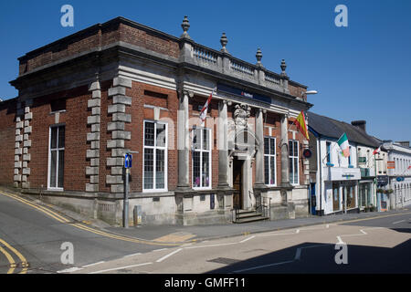 Rhosmaen street on hot summer day with Nat West bank Stock Photo