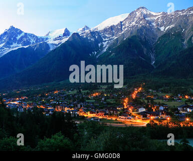Chamonix, Mont Blanc et Aiguille du Midi at sunrise, France Stock Photo