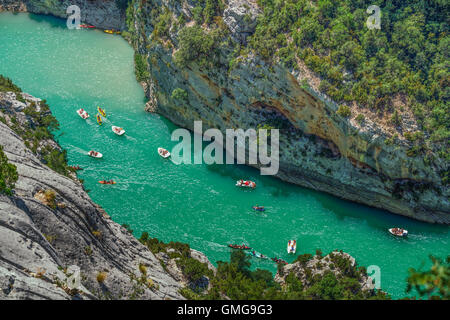 Water sports in Gorges du Verdon, Peddleboats, Canoes,  Alpes-de-Haute-Provence, Provence-Alpes-Côte d'Azur, France Verdon Regio Stock Photo