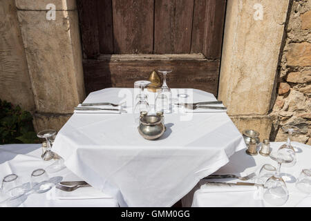 set table for lunch at French restaurant Stock Photo
