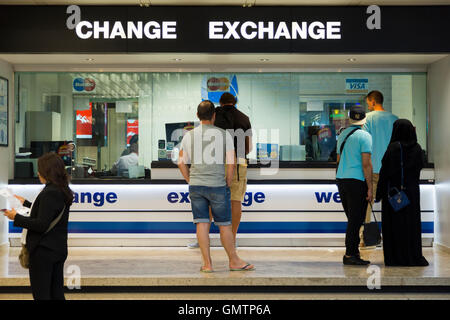 People @ Bureau de Change office operated by Global Exchange Foreign Exchange Services Geneva airport 1215 Genève 15 Switzerland Stock Photo