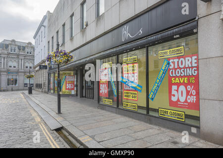 BHS Stores closure - last days of sale of Truro (Cornwall) BHS department store. Concept of sell-off of stock, bankruptcy, death of the high street. Stock Photo