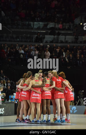 Auckland, New Zealand. 27th Aug, 2016. England netball team during the International Test Match between New Zealand and England at Vector Arena, Auckland, New Zealand, New Zealand wins over England 65-39. © Shirley Kwok/Pacific Press/Alamy Live News Stock Photo