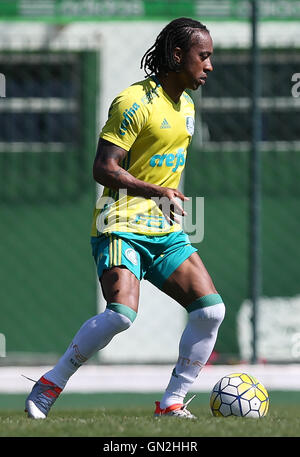 Sao Paulo, Brazil. 27th Aug, 2016. TREINO DO PALMEIRAS - The Arouca player, SE Palmeiras, during training, the Football Academy. (Photo: Cesar Greco/Fotoarena) © Foto Arena LTDA/Alamy Live News Stock Photo