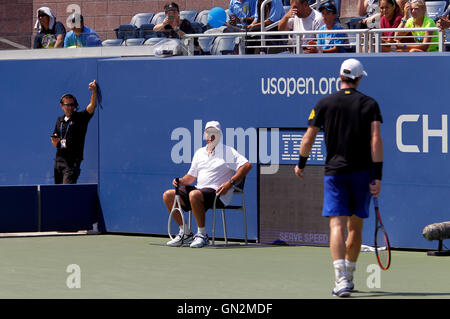 New York, USA. 27th August, 2016. Former US  Open Champion Ivan Lendl, watches over Great Britain's Andy Murray during a practice session Saturday, August 27th, at the National Tennis Center in Flushing Meadows, New York.   Murray was practicing for the U.S. Open Tennis Championships which begin on Monday, August 29th.  Lendl is coaching Murray. Credit:  Adam Stoltman/Alamy Live News Stock Photo