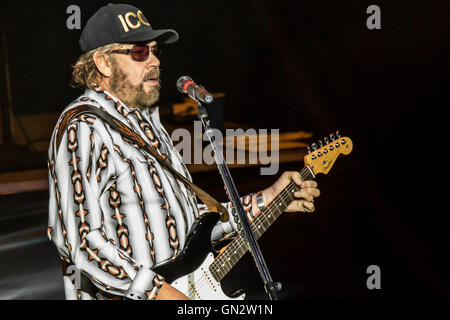 Clarkston, Michigan, USA. 20th Aug, 2016. HANK WILLIAMS JR performing on the co headline ''2016 Summer Tour'' with Chris Stapleton at DTE Energy Music Theatre in Clarkston, MI on August 20th 2016 © Marc Nader/ZUMA Wire/Alamy Live News Stock Photo