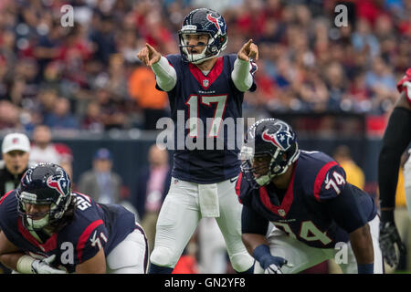 Houston, Texas, USA. 28th Aug, 2016. Houston Texans quarterback Brock Osweiler (17) prepares for a play during the 1st quarter of an NFL preseason game between the Houston Texans and the Arizona Cardinals at NRG Stadium in Houston, TX on August, 28th 2016. Credit:  Trask Smith/ZUMA Wire/Alamy Live News Stock Photo