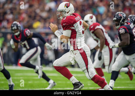 Houston, Texas, USA. 28th Aug, 2016. Arizona Cardinals quarterback Carson Palmer (3) runs with the ball during the 1st quarter of an NFL preseason game between the Houston Texans and the Arizona Cardinals at NRG Stadium in Houston, TX on August, 28th 2016. Credit:  Trask Smith/ZUMA Wire/Alamy Live News Stock Photo