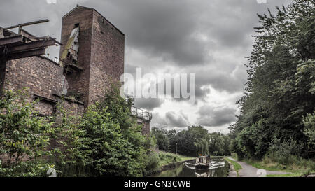 Trent and Mersey canal in Middleport, Stoke Stock Photo