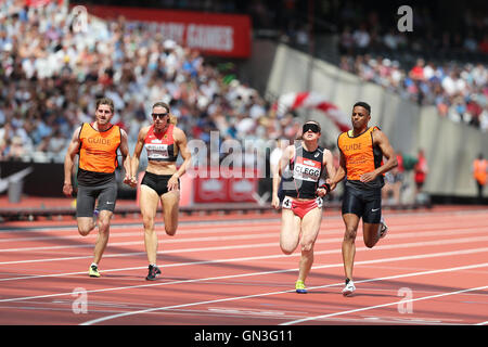 Libby CLEGG with guide Chris CLARKE and Katrin MUELLER-ROTTGARDT with Guide Sebastian FRICKE. Women's 200m T11/12, 2016 IPC Anniversary Games, Queen Elizabeth Olympic Park, Stratford, London, UK. Stock Photo