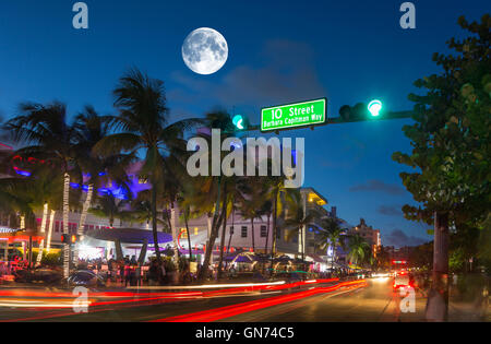 BARS HOTELS OCEAN DRIVE SOUTH BEACH MIAMI BEACH FLORIDA USA Stock Photo