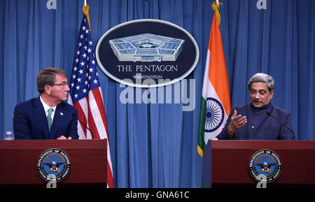 Washington, DC, USA. 29th Aug, 2016. U.S. Secretary of Defense Ash Carter (L) and Indian Defense Minister Manohar Parrikar attend a press conference at the Pentagon in Washington, DC, the United States, Aug. 29, 2016. The United States and India on Monday signed a logistics agreement that will enable their military forces to use each other's bases for repair and replenishment of supplies. Credit:  Yin Bogu/Xinhua/Alamy Live News Stock Photo