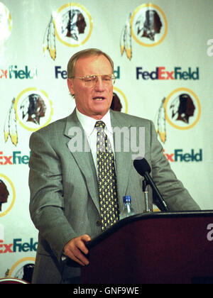 Washington Redskins Head Coach/Director of Football Operations - Marty Schottenheimer announces the team has used it's pick in the first round of the 2001 NFL Draft to select wide receiver Rod Gardner out of Clemson at FedEx Field in Landover, Maryland on April 21, 2001. Credit: Howard L. Sachs/CNP - NO WIRE SERVICE - Stock Photo